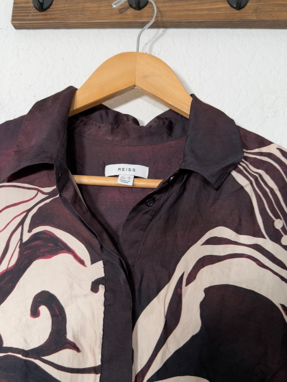 Reiss Kari Printed High-Low Button Down Shirt - Picture 5 of 10
